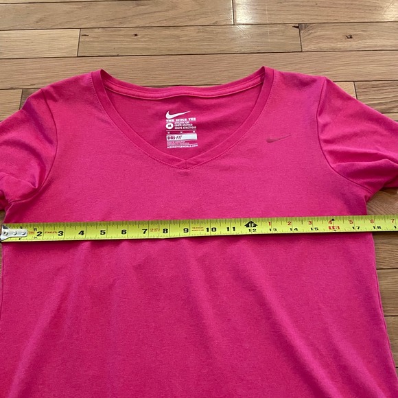 Nike Dri Fit Athletic Cut V Neck Short Sleeve Tee Shirt Women's Medium Pink - Picture 4 of 5